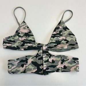 Frankies Bikinis NWT Camo Cross Front Bikini Top L